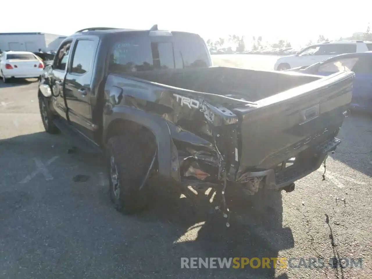 3 Photograph of a damaged car 5TFCZ5AN0KX189348 TOYOTA TACOMA 2019