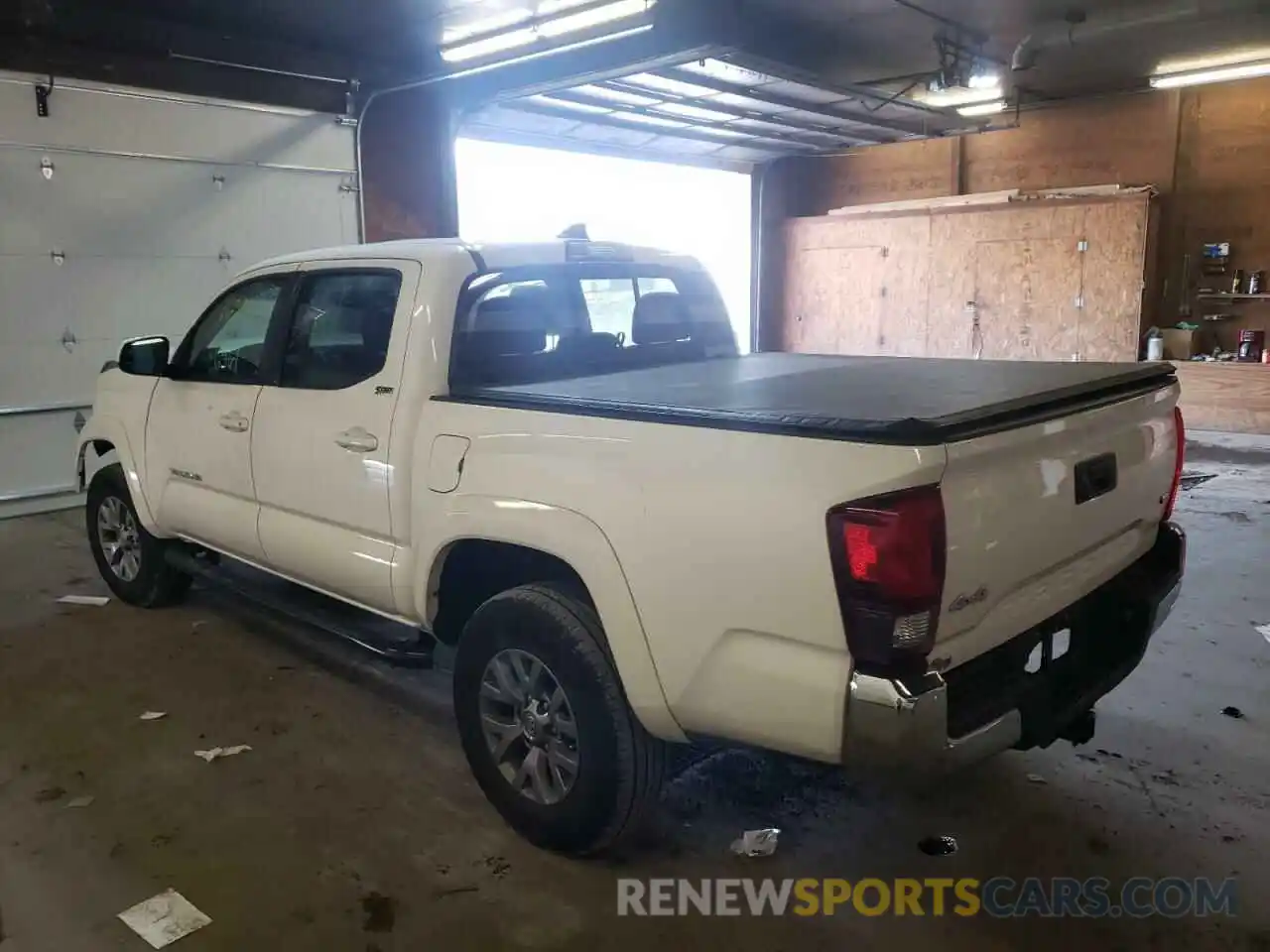 3 Photograph of a damaged car 5TFCZ5AN0KX192444 TOYOTA TACOMA 2019