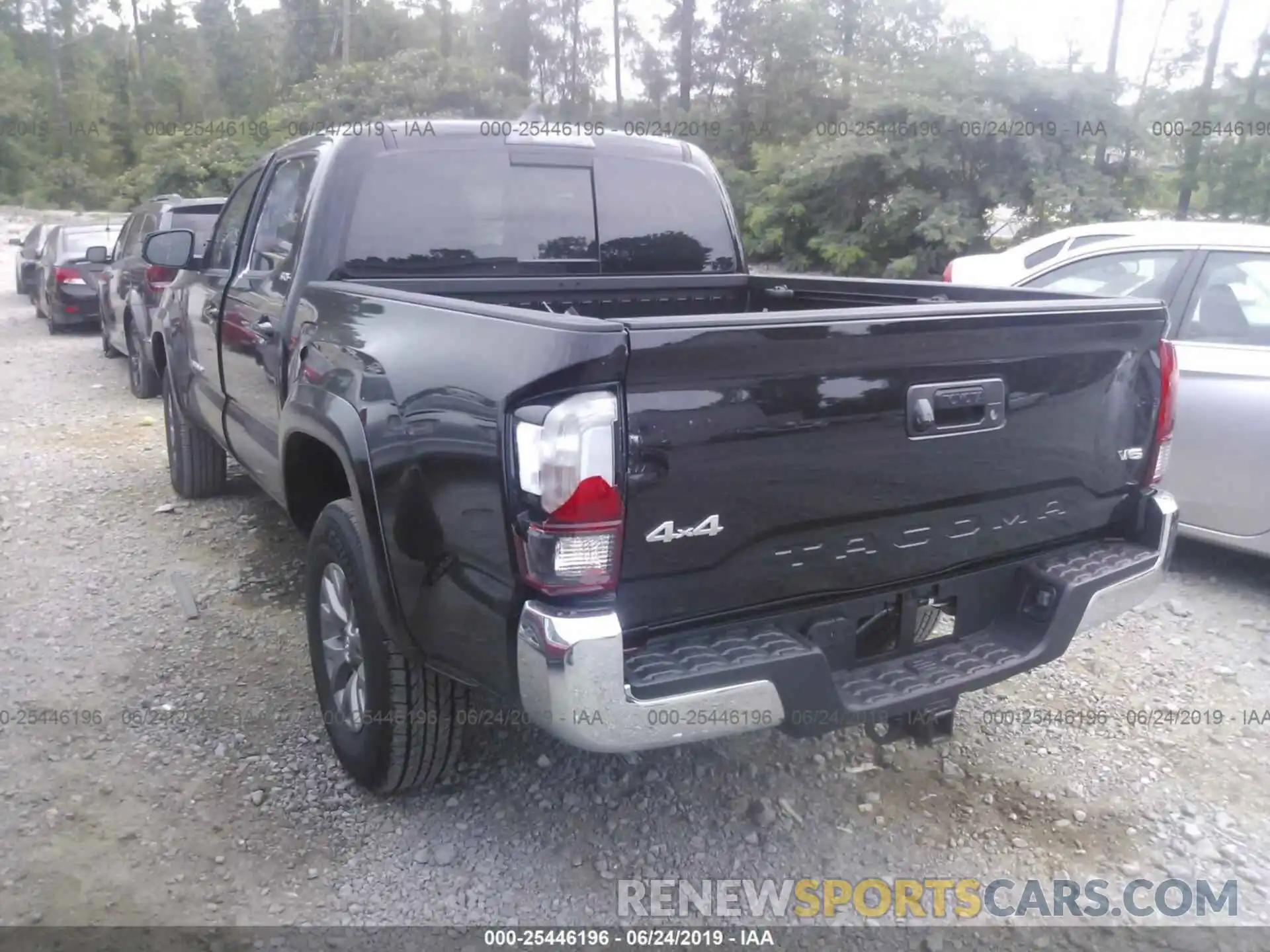 3 Photograph of a damaged car 5TFCZ5AN0KX195540 TOYOTA TACOMA 2019