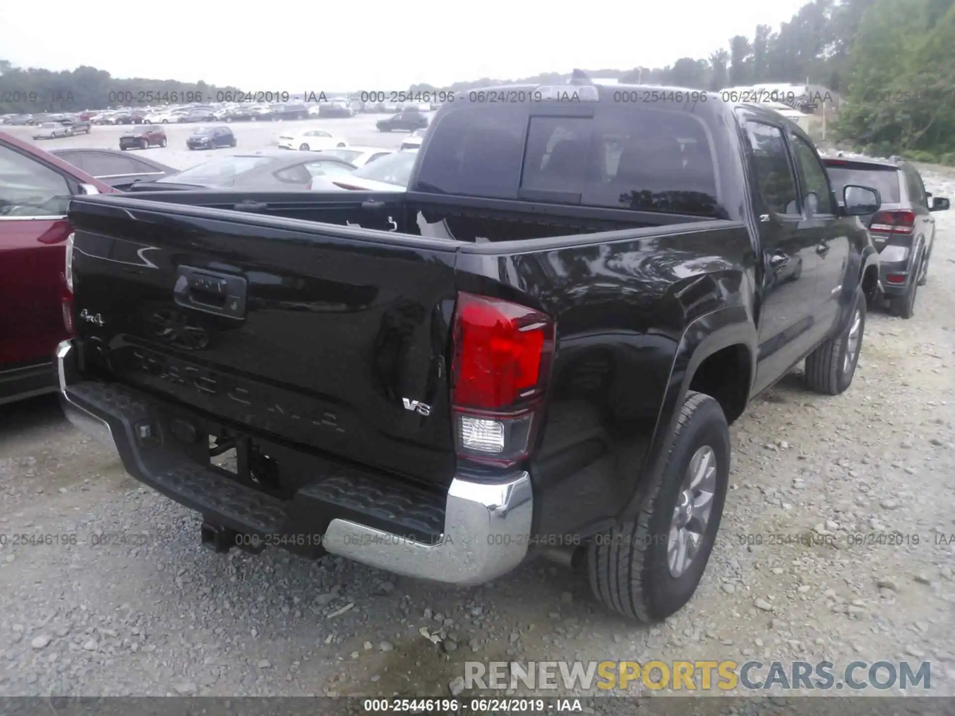 4 Photograph of a damaged car 5TFCZ5AN0KX195540 TOYOTA TACOMA 2019