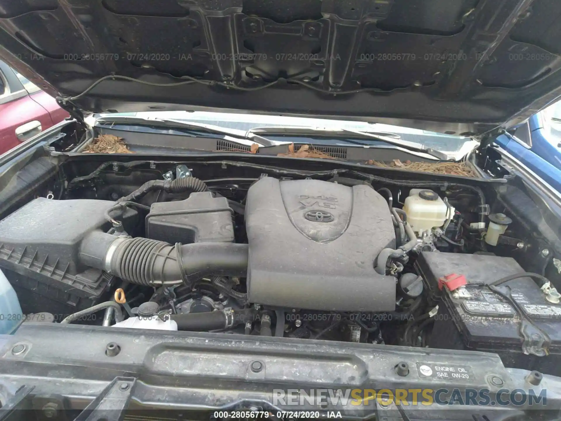 10 Photograph of a damaged car 5TFCZ5AN0KX195702 TOYOTA TACOMA 2019