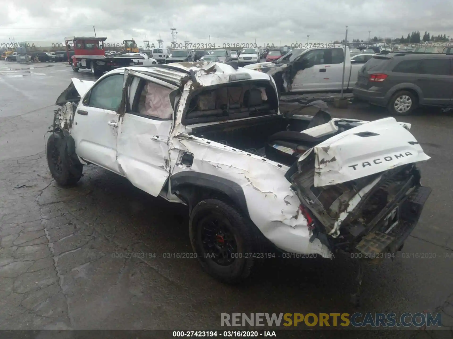 6 Photograph of a damaged car 5TFCZ5AN0KX202387 TOYOTA TACOMA 2019