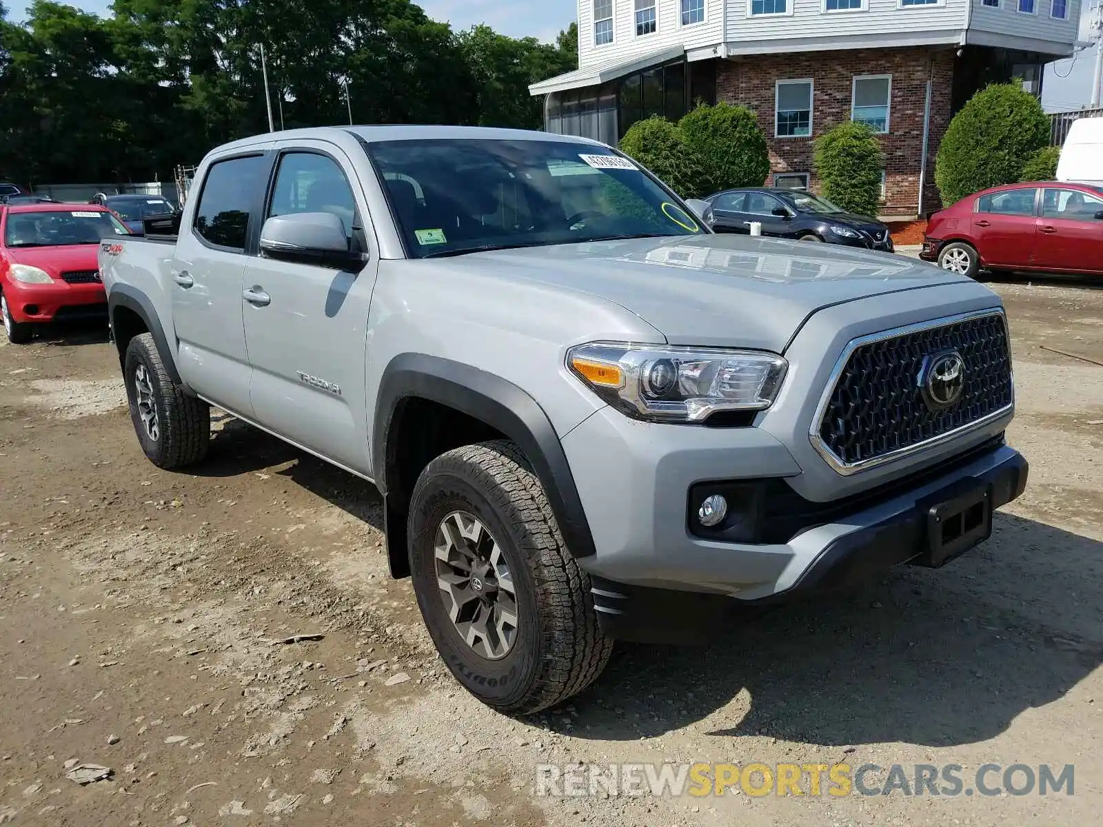 1 Photograph of a damaged car 5TFCZ5AN0KX204026 TOYOTA TACOMA 2019