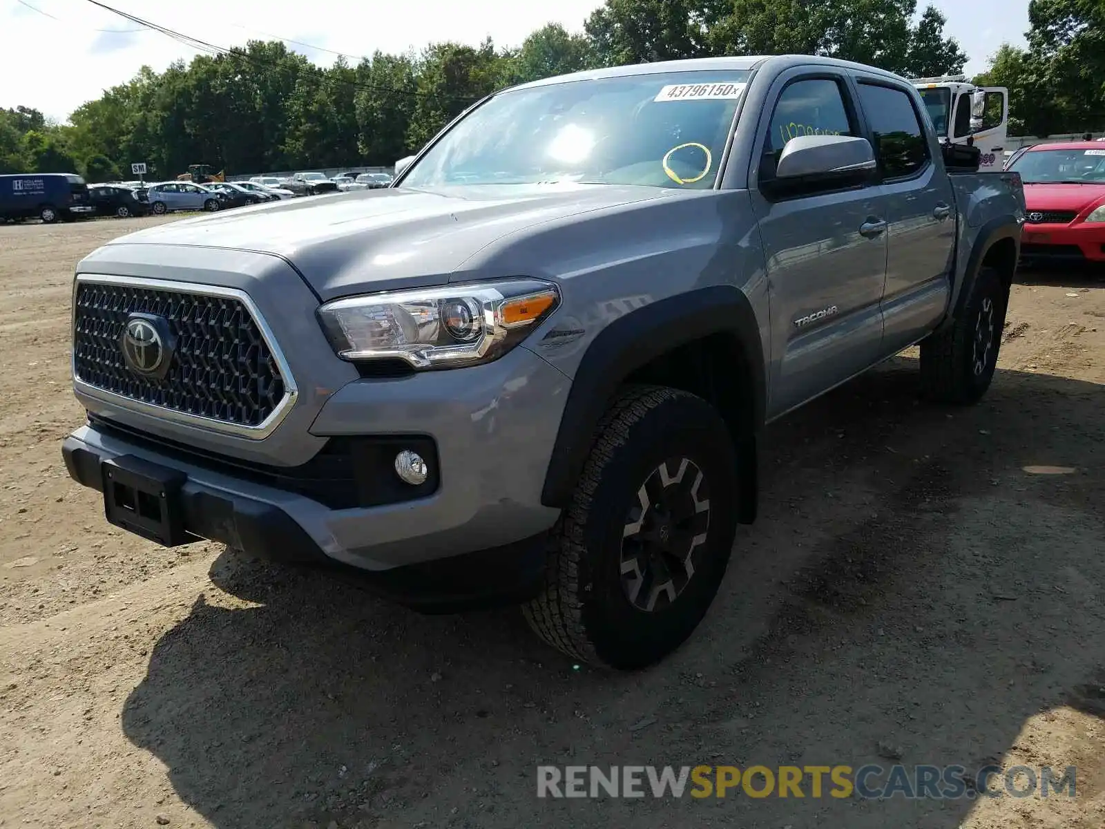 2 Photograph of a damaged car 5TFCZ5AN0KX204026 TOYOTA TACOMA 2019