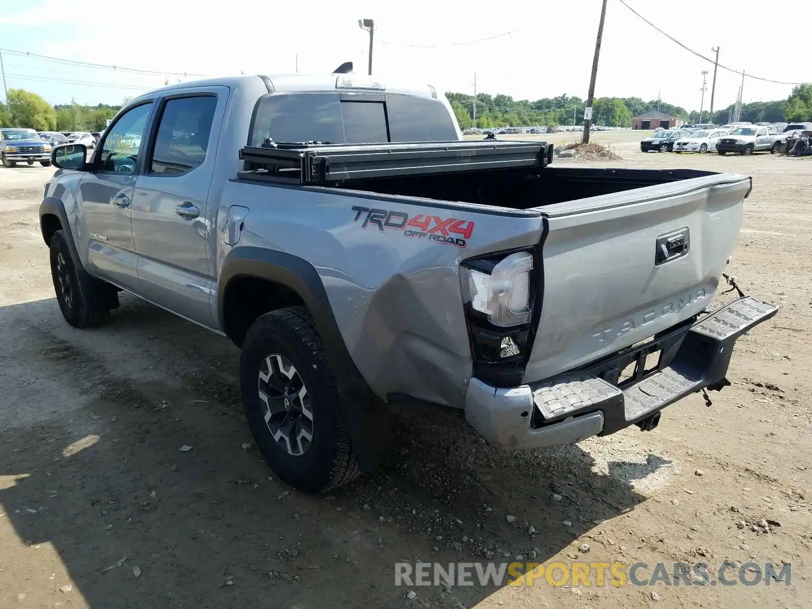 3 Фотография поврежденного автомобиля 5TFCZ5AN0KX204026 TOYOTA TACOMA 2019