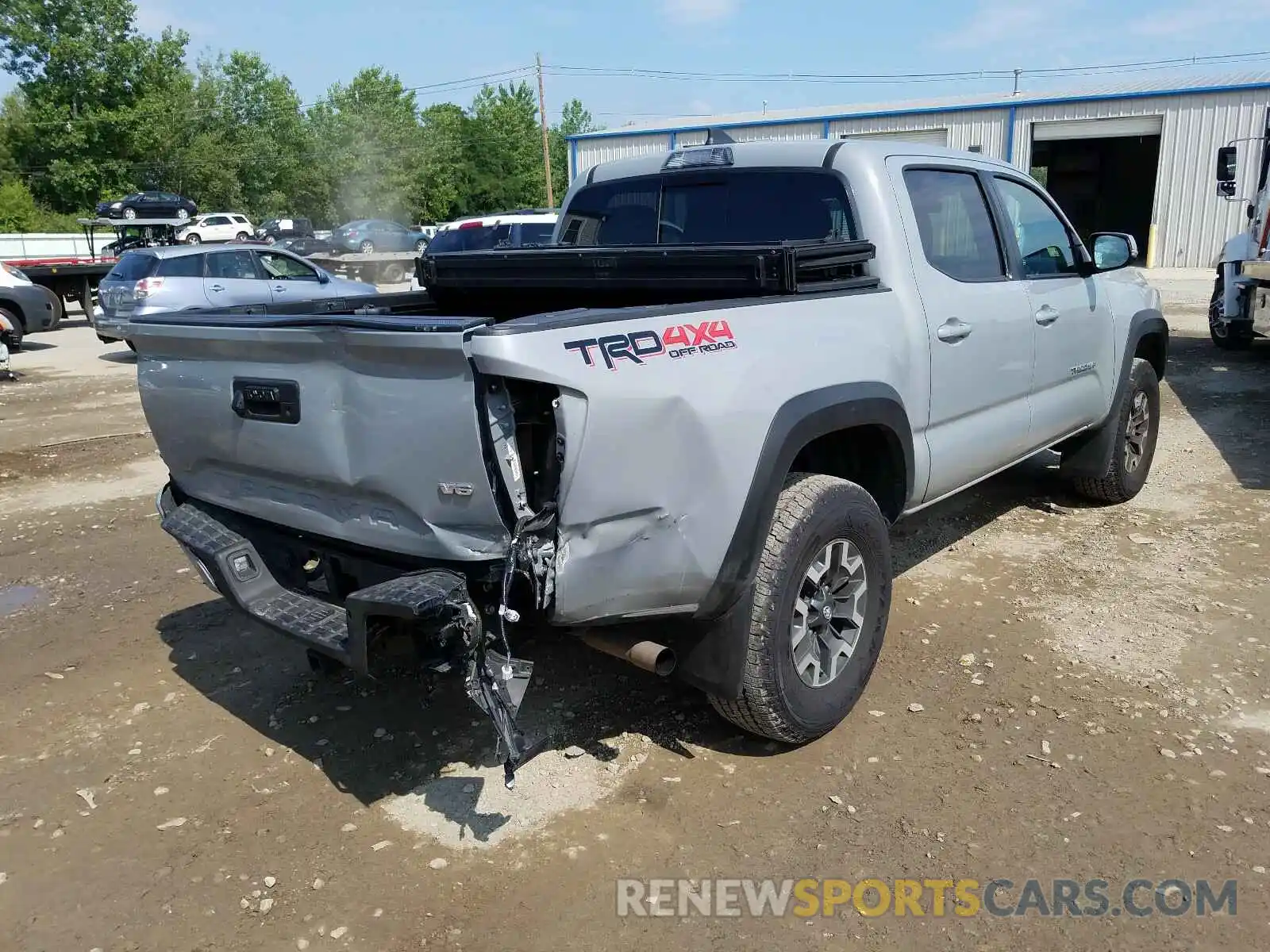 4 Фотография поврежденного автомобиля 5TFCZ5AN0KX204026 TOYOTA TACOMA 2019