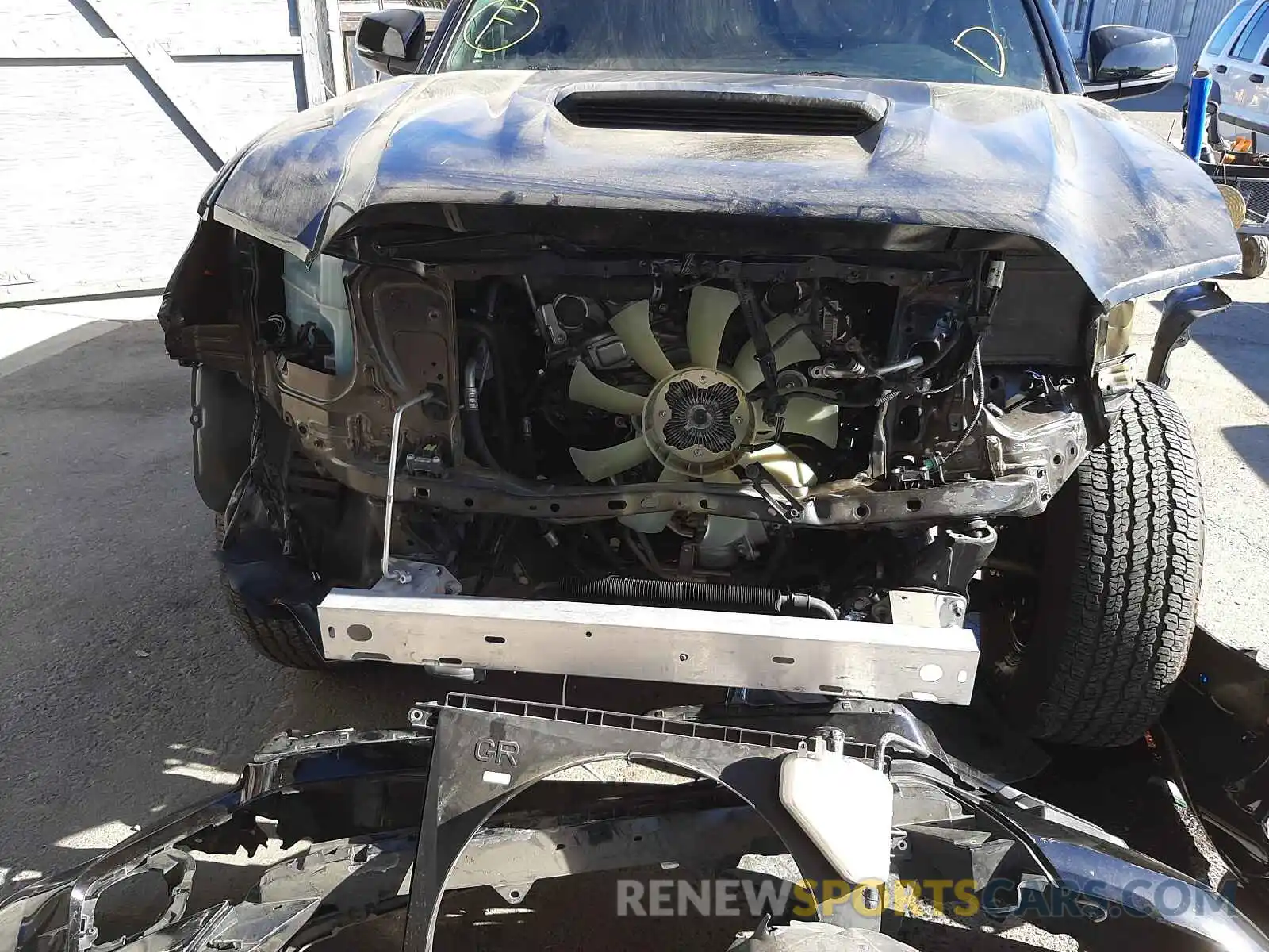 9 Photograph of a damaged car 5TFCZ5AN0KX209789 TOYOTA TACOMA 2019