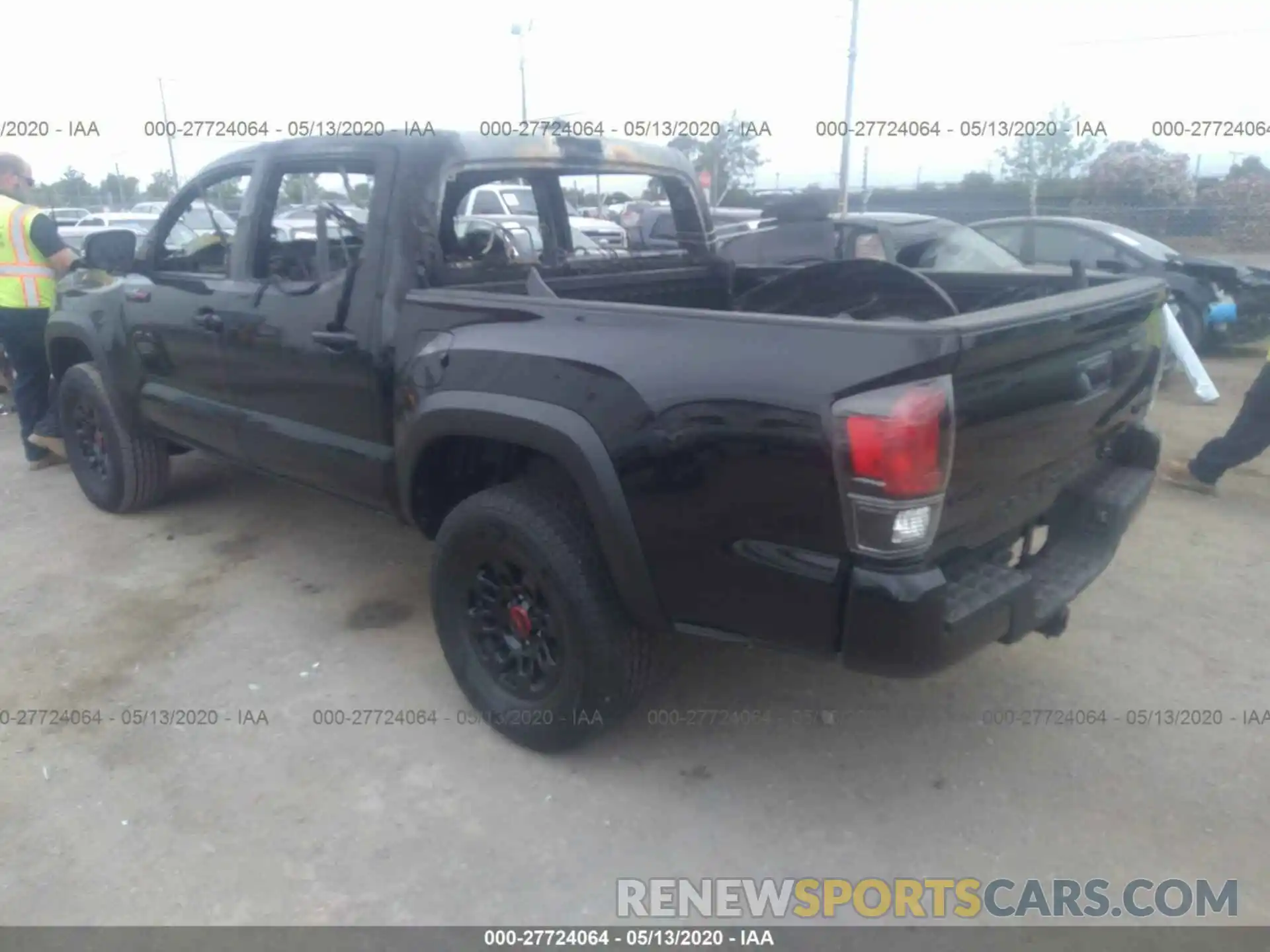 3 Фотография поврежденного автомобиля 5TFCZ5AN0KX212014 TOYOTA TACOMA 2019