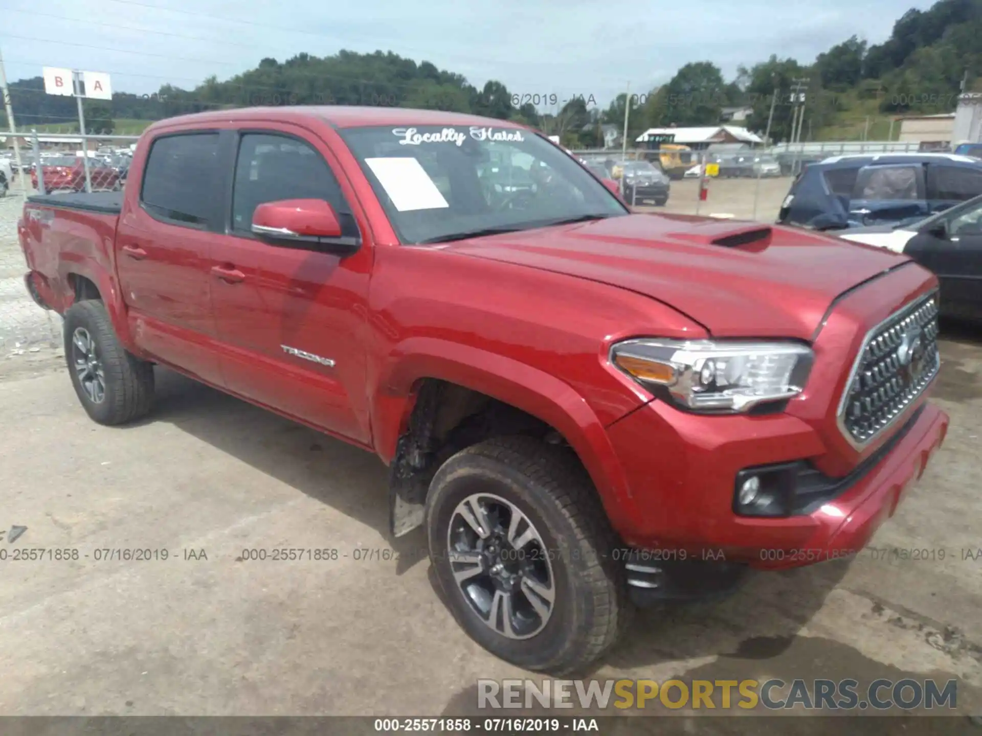 1 Photograph of a damaged car 5TFCZ5AN1KX181923 TOYOTA TACOMA 2019