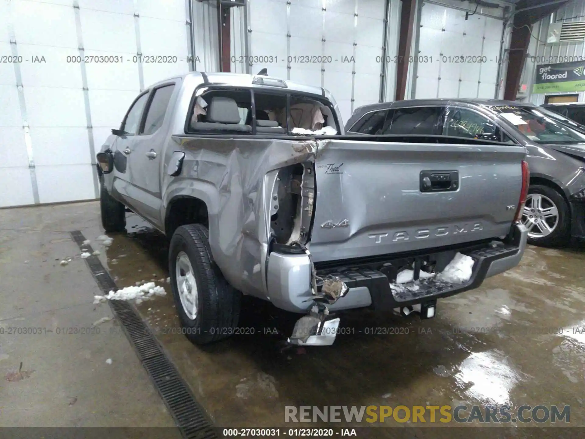 3 Фотография поврежденного автомобиля 5TFCZ5AN1KX184479 TOYOTA TACOMA 2019