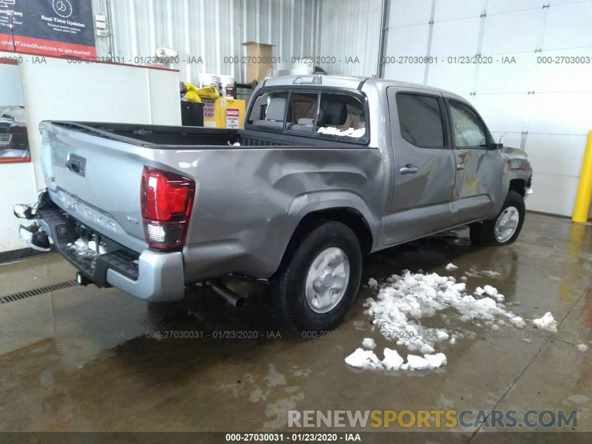 4 Фотография поврежденного автомобиля 5TFCZ5AN1KX184479 TOYOTA TACOMA 2019