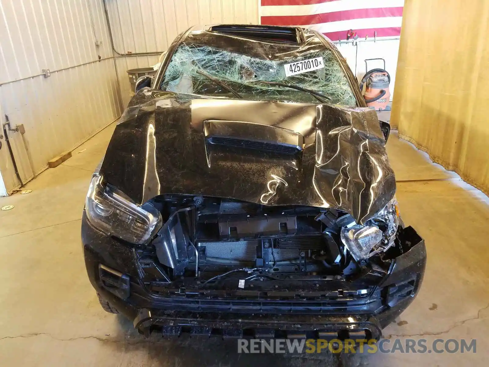 9 Photograph of a damaged car 5TFCZ5AN1KX188323 TOYOTA TACOMA 2019