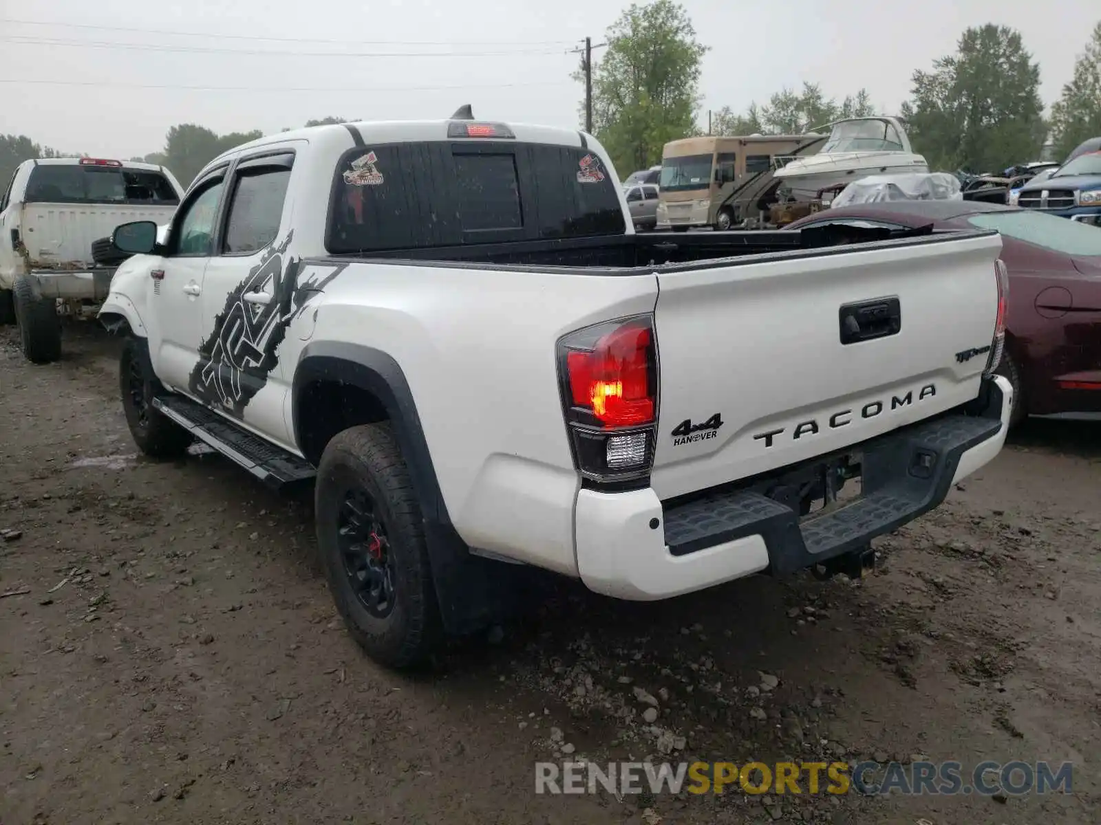 3 Фотография поврежденного автомобиля 5TFCZ5AN1KX188998 TOYOTA TACOMA 2019