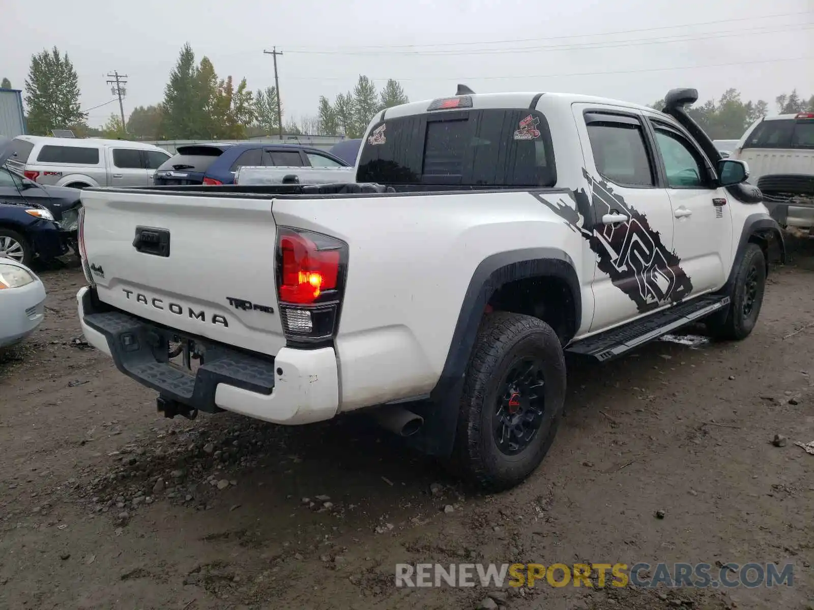 4 Фотография поврежденного автомобиля 5TFCZ5AN1KX188998 TOYOTA TACOMA 2019