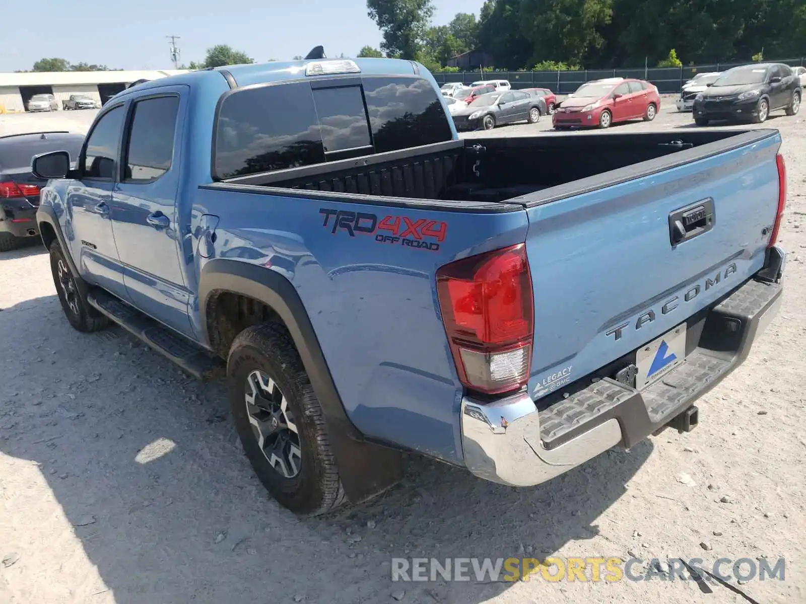 3 Фотография поврежденного автомобиля 5TFCZ5AN1KX190783 TOYOTA TACOMA 2019