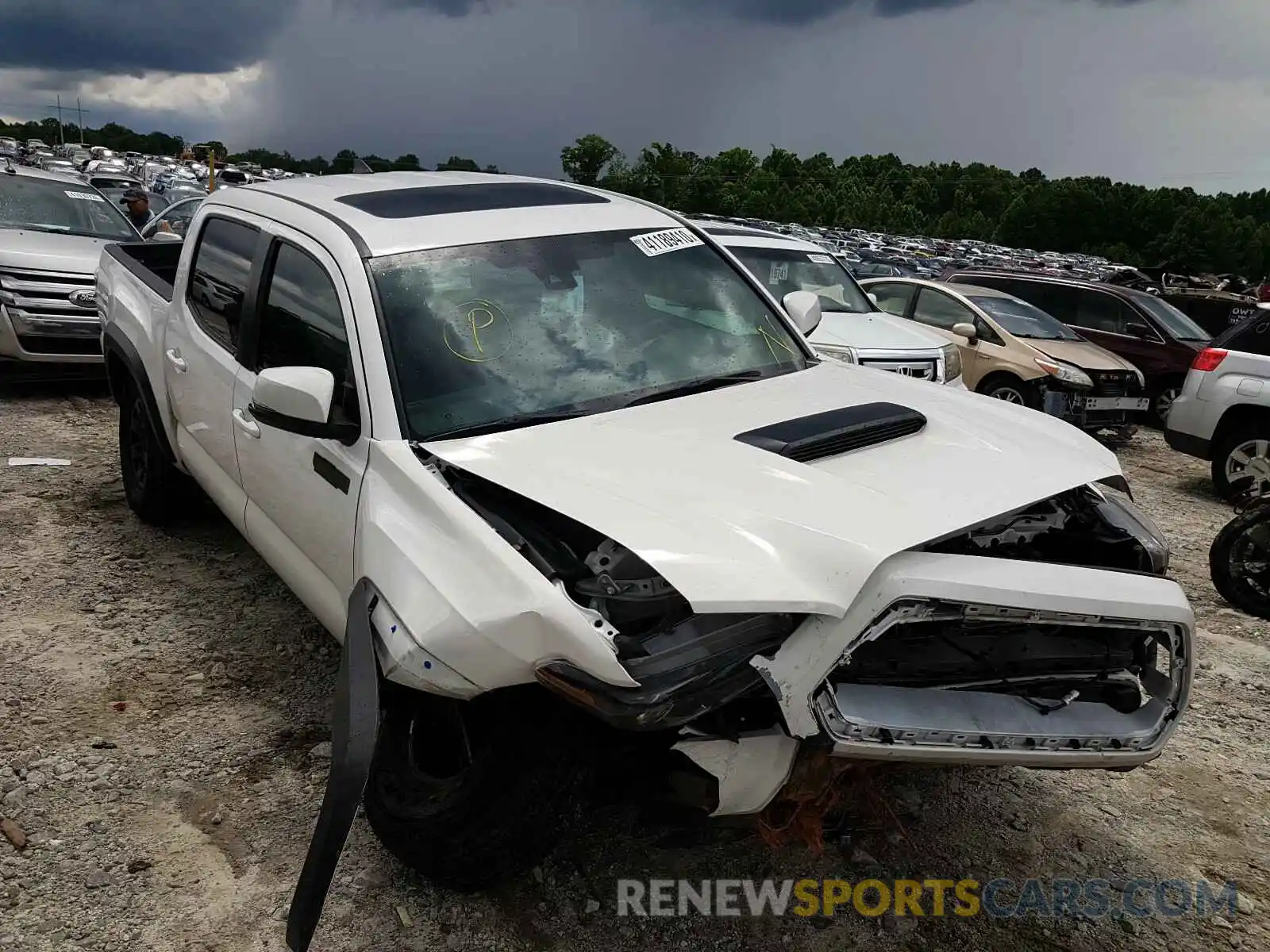 1 Photograph of a damaged car 5TFCZ5AN1KX198091 TOYOTA TACOMA 2019