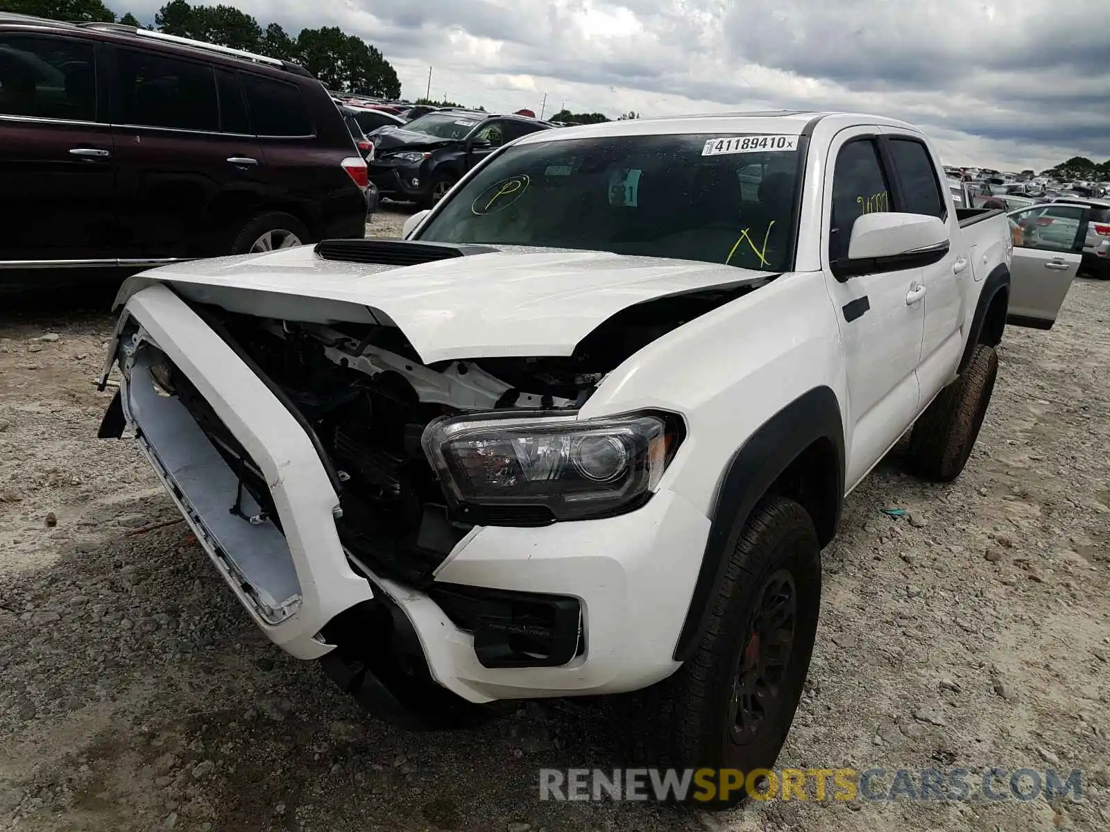 2 Photograph of a damaged car 5TFCZ5AN1KX198091 TOYOTA TACOMA 2019