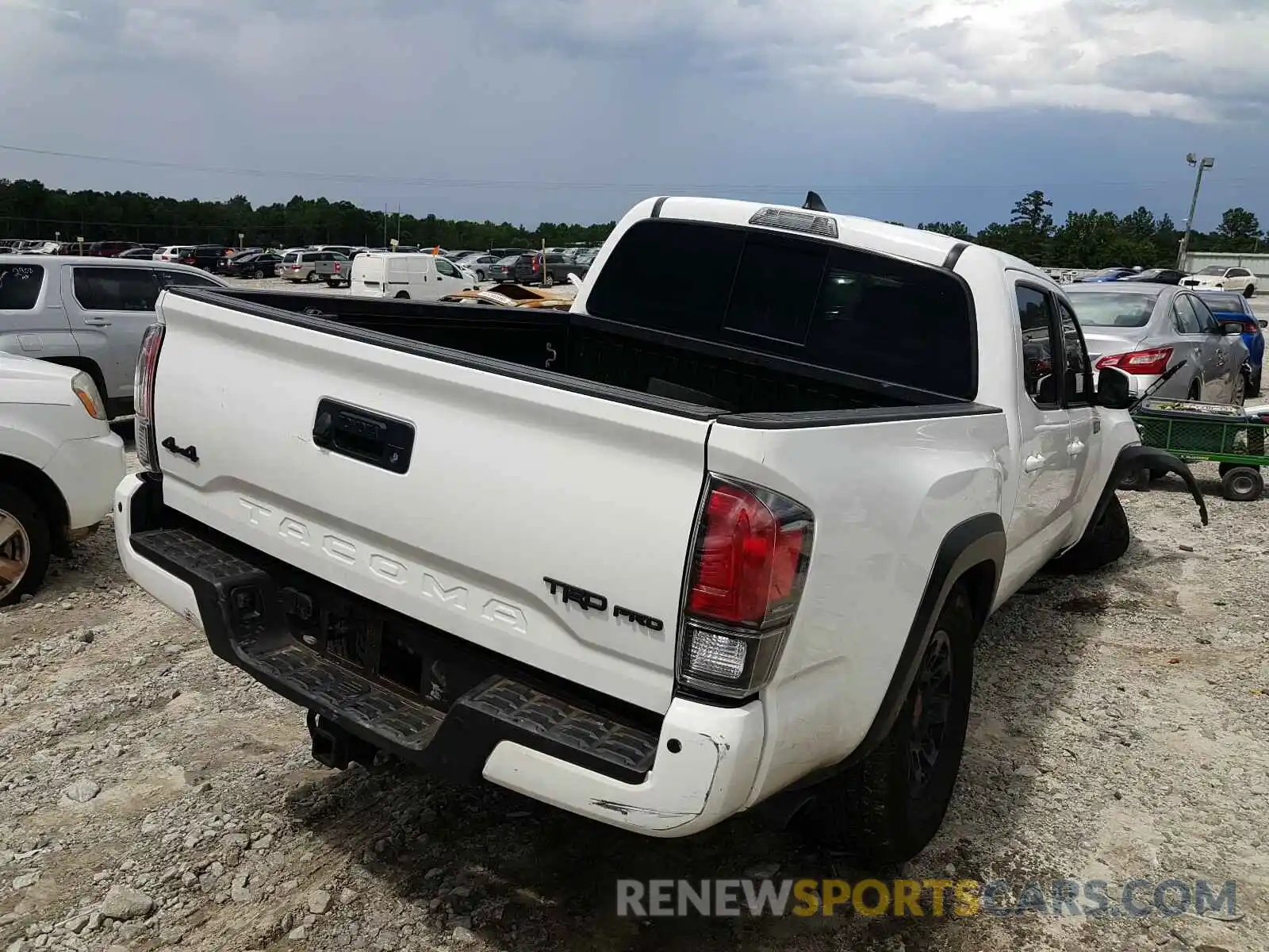 4 Photograph of a damaged car 5TFCZ5AN1KX198091 TOYOTA TACOMA 2019