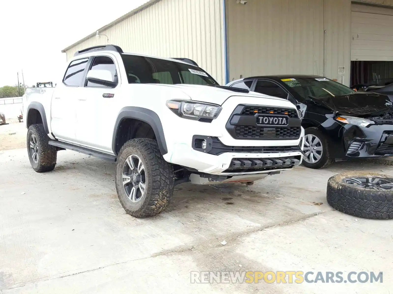 1 Photograph of a damaged car 5TFCZ5AN1KX200812 TOYOTA TACOMA 2019