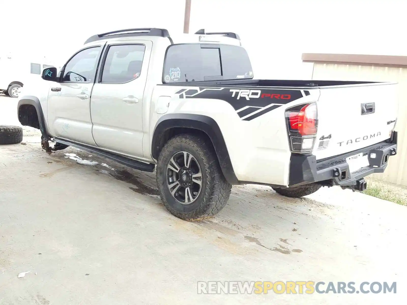 3 Photograph of a damaged car 5TFCZ5AN1KX200812 TOYOTA TACOMA 2019