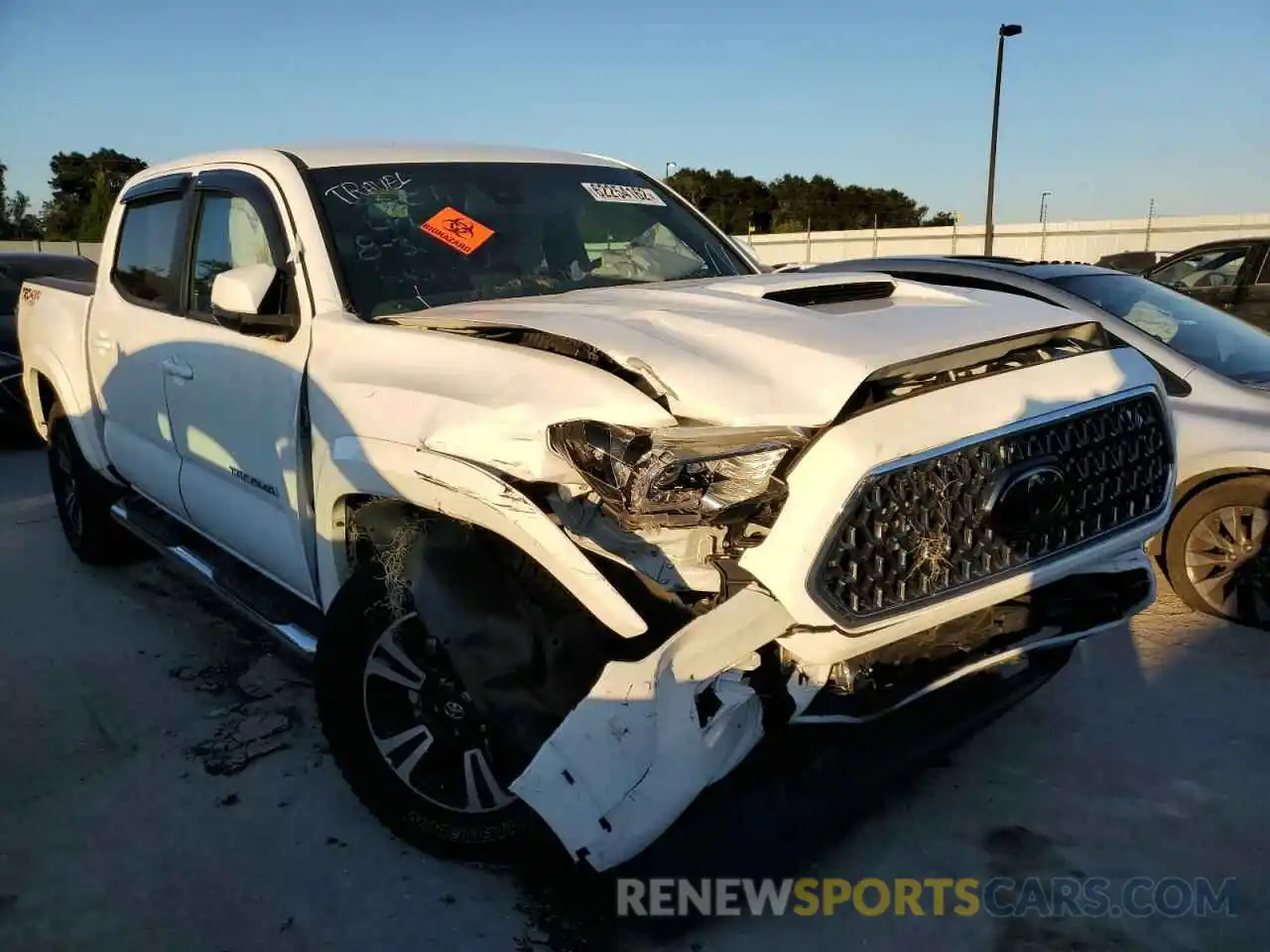 1 Photograph of a damaged car 5TFCZ5AN1KX201815 TOYOTA TACOMA 2019