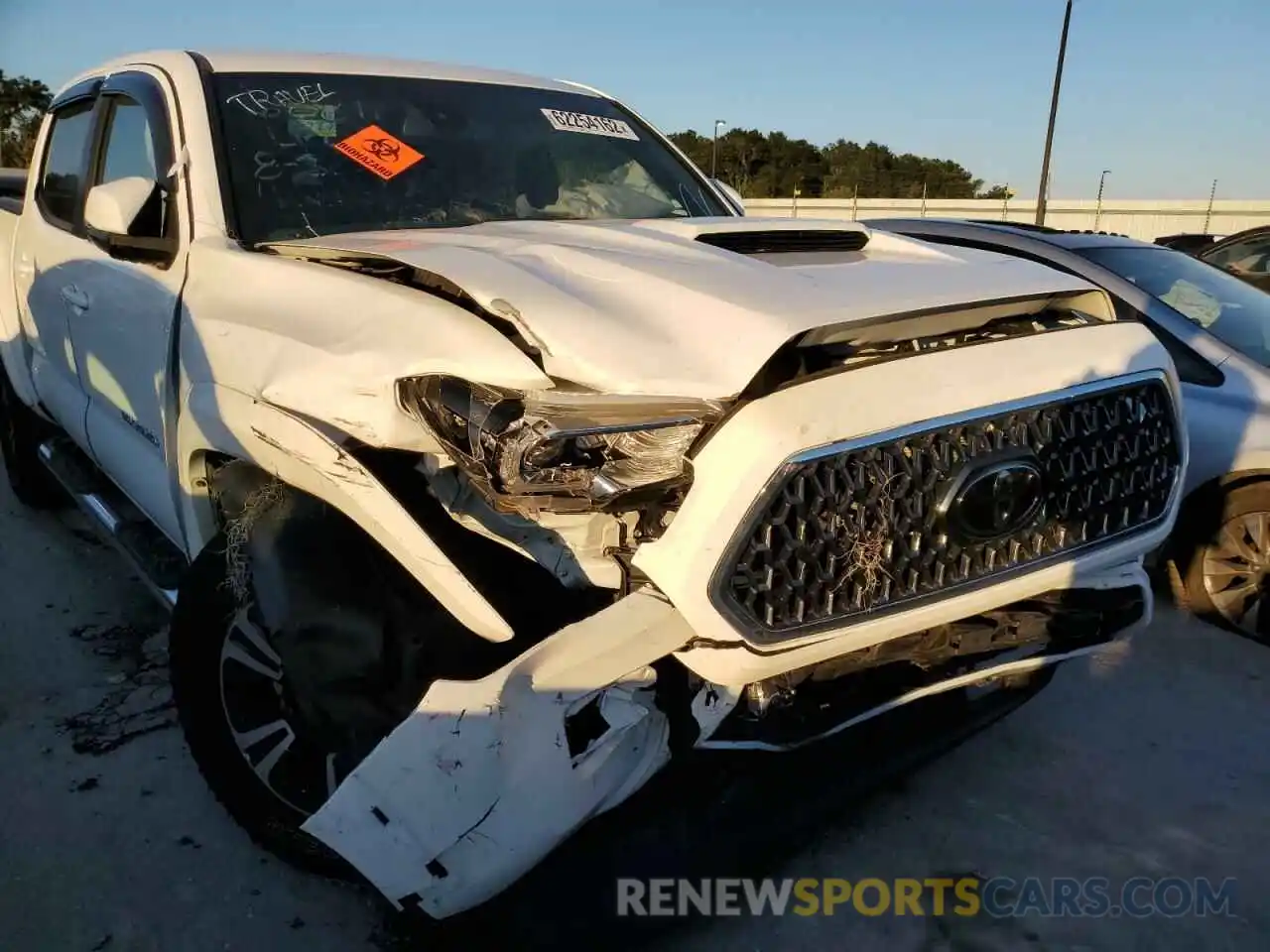 9 Photograph of a damaged car 5TFCZ5AN1KX201815 TOYOTA TACOMA 2019