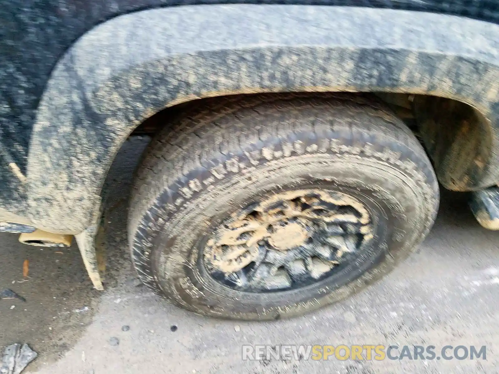 9 Photograph of a damaged car 5TFCZ5AN1KX202141 TOYOTA TACOMA 2019