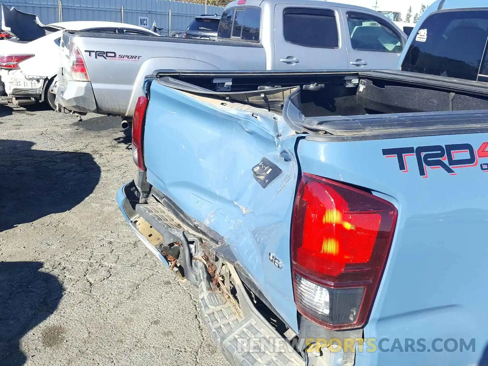 9 Photograph of a damaged car 5TFCZ5AN1KX206853 TOYOTA TACOMA 2019