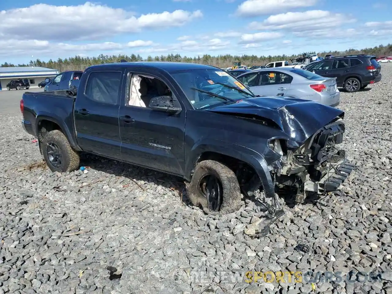 4 Фотография поврежденного автомобиля 5TFCZ5AN1KX208716 TOYOTA TACOMA 2019