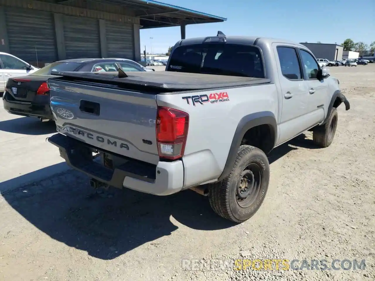 4 Фотография поврежденного автомобиля 5TFCZ5AN1KX209624 TOYOTA TACOMA 2019