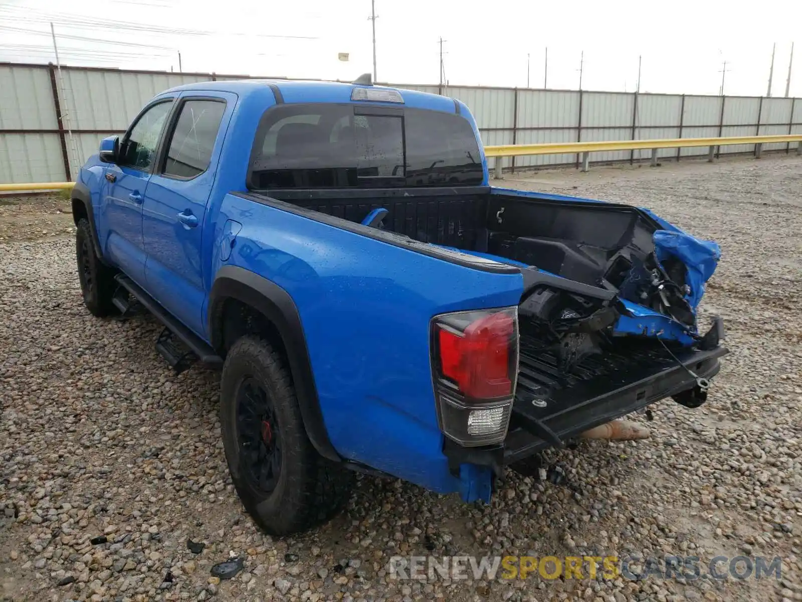 3 Фотография поврежденного автомобиля 5TFCZ5AN2KX167965 TOYOTA TACOMA 2019