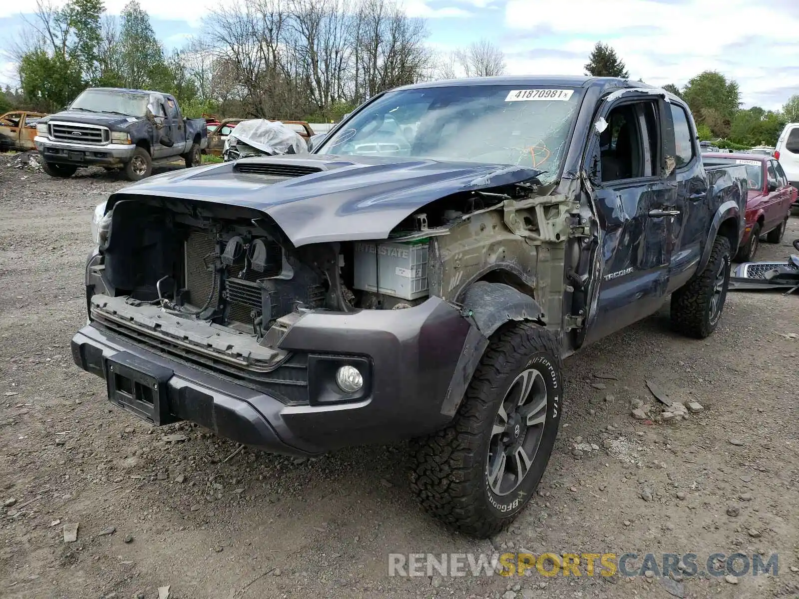 2 Фотография поврежденного автомобиля 5TFCZ5AN2KX173104 TOYOTA TACOMA 2019