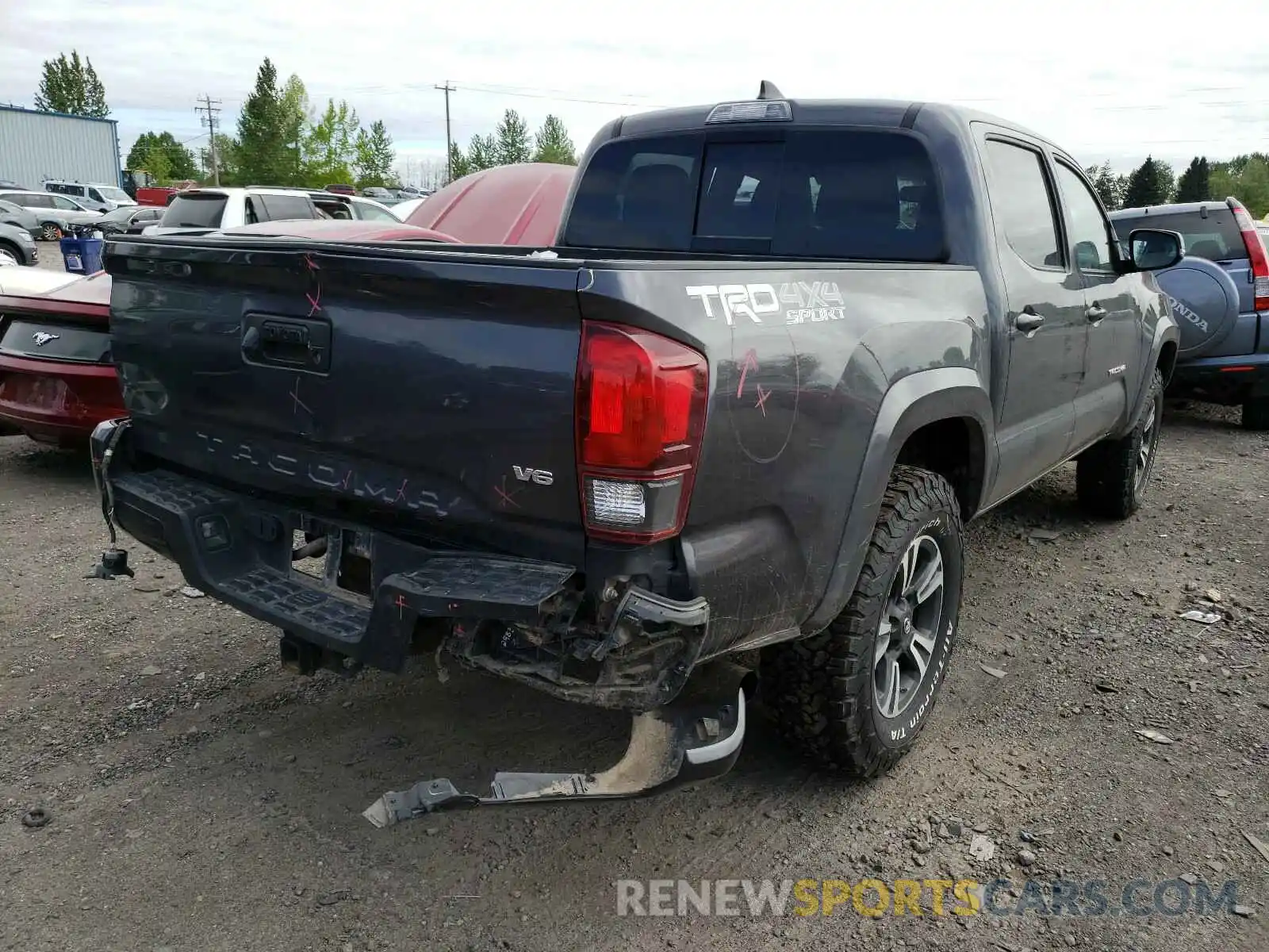 4 Фотография поврежденного автомобиля 5TFCZ5AN2KX173104 TOYOTA TACOMA 2019