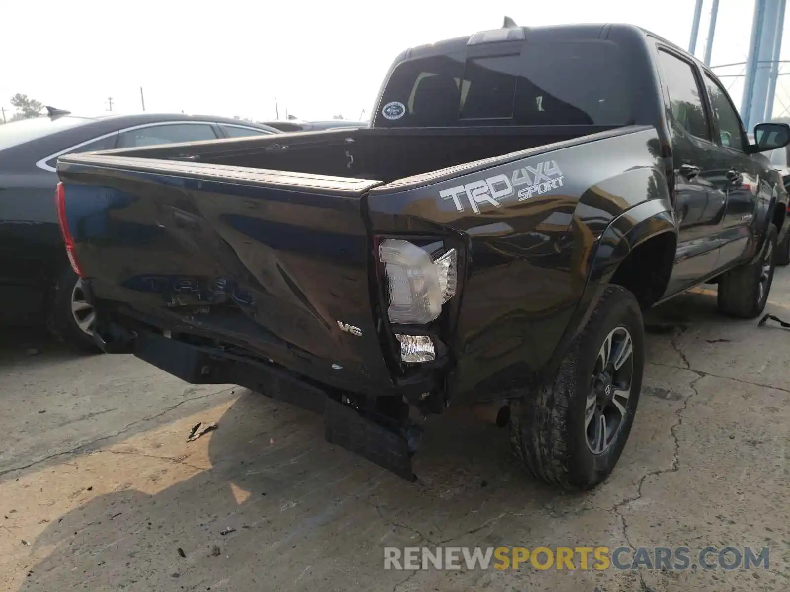 9 Photograph of a damaged car 5TFCZ5AN2KX173460 TOYOTA TACOMA 2019