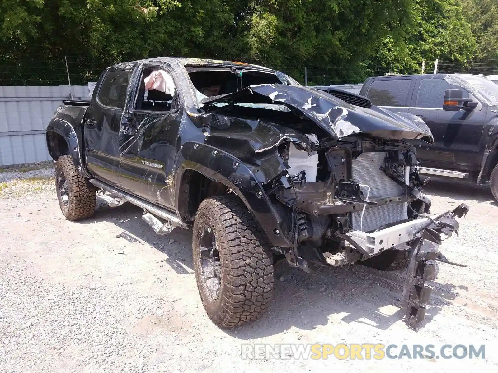 1 Photograph of a damaged car 5TFCZ5AN2KX174009 TOYOTA TACOMA 2019