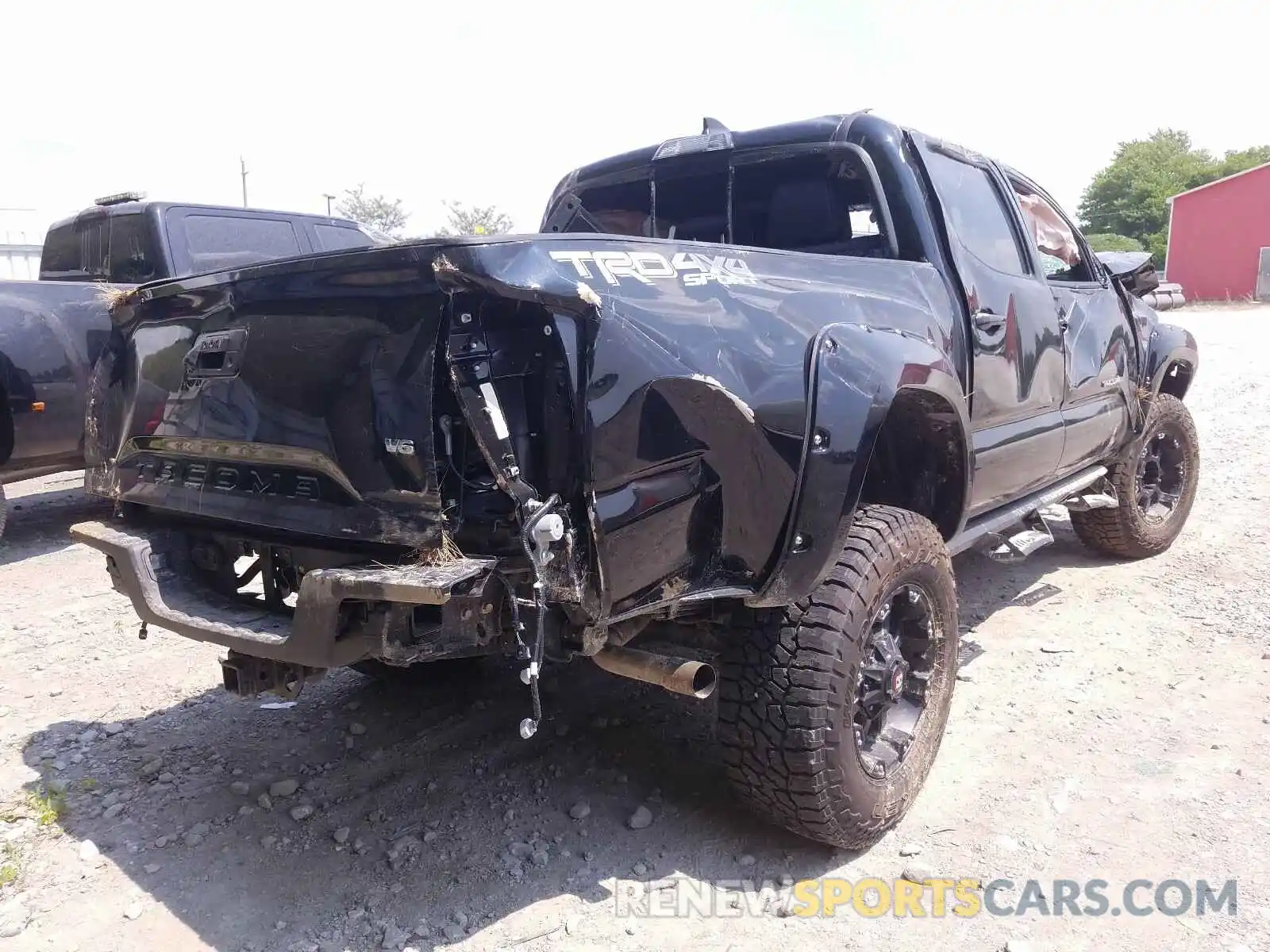 4 Фотография поврежденного автомобиля 5TFCZ5AN2KX174009 TOYOTA TACOMA 2019