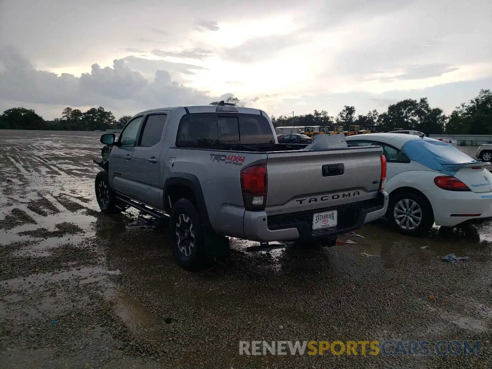 3 Photograph of a damaged car 5TFCZ5AN2KX177833 TOYOTA TACOMA 2019