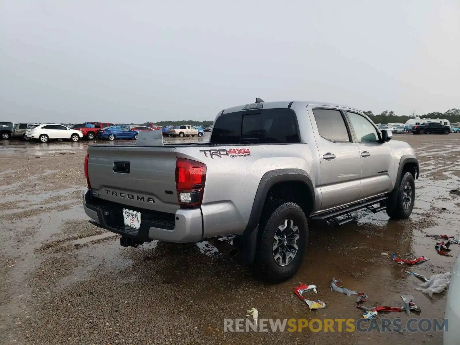 4 Фотография поврежденного автомобиля 5TFCZ5AN2KX177833 TOYOTA TACOMA 2019