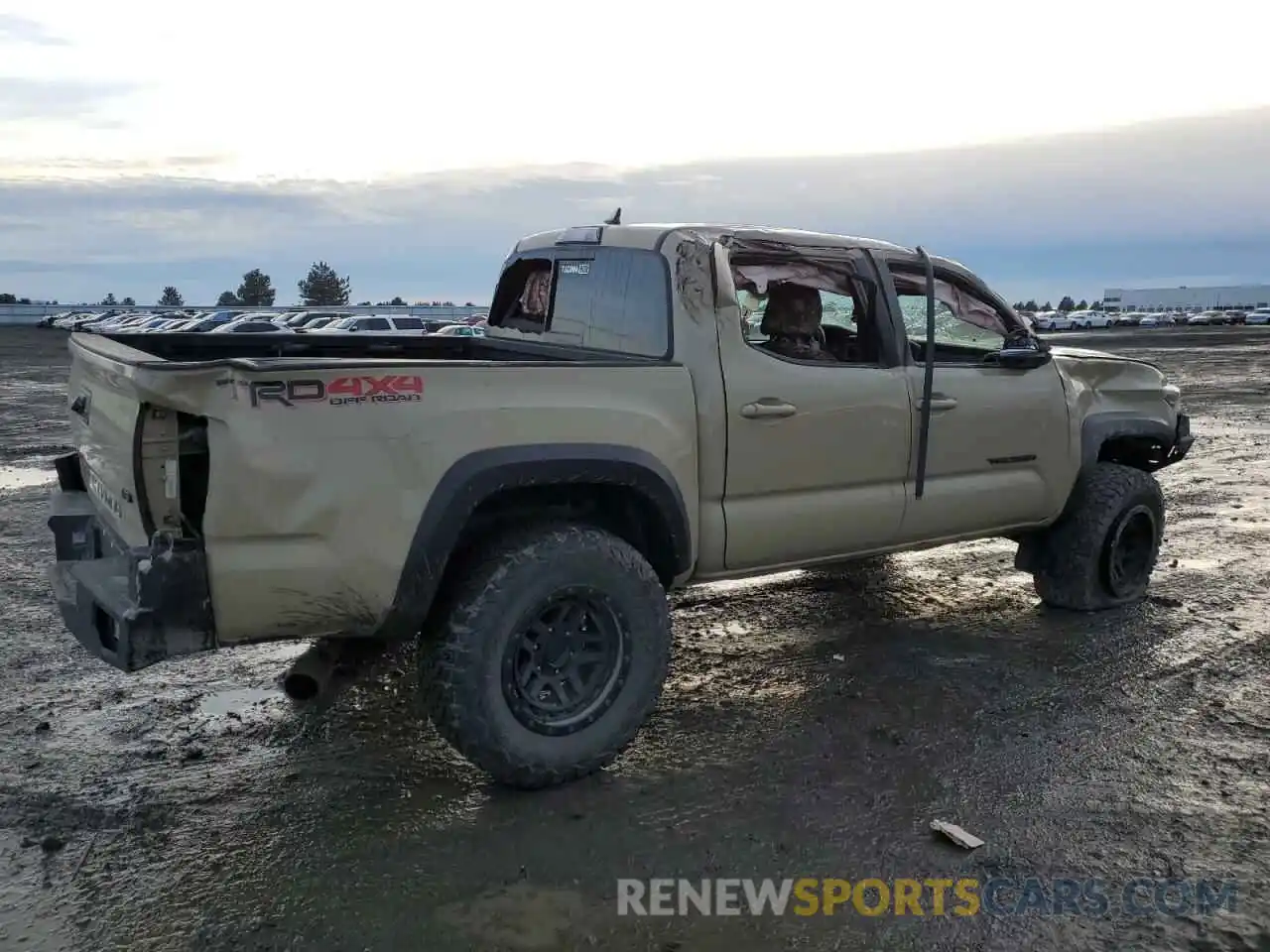 3 Фотография поврежденного автомобиля 5TFCZ5AN2KX181705 TOYOTA TACOMA 2019