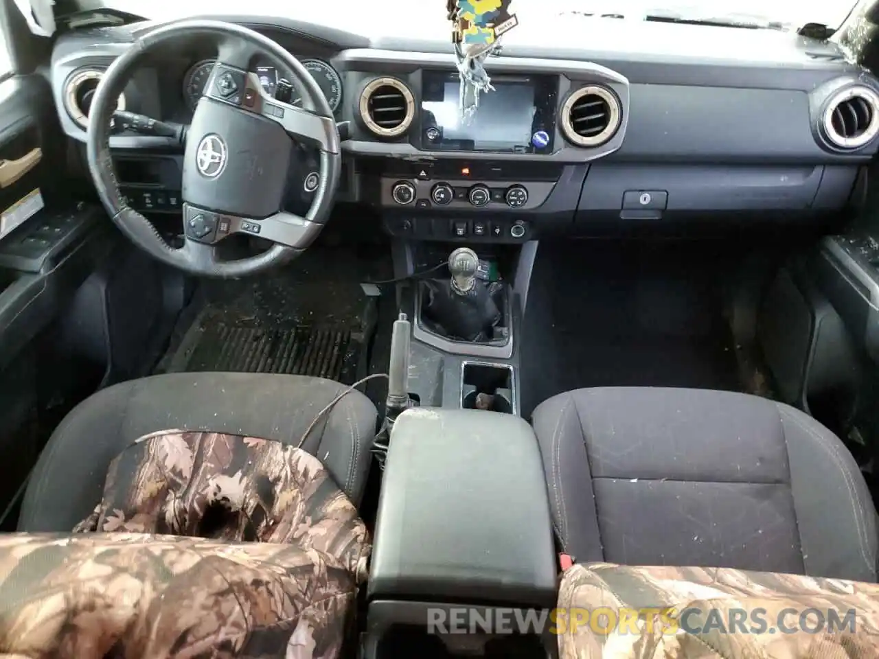 8 Photograph of a damaged car 5TFCZ5AN2KX181705 TOYOTA TACOMA 2019