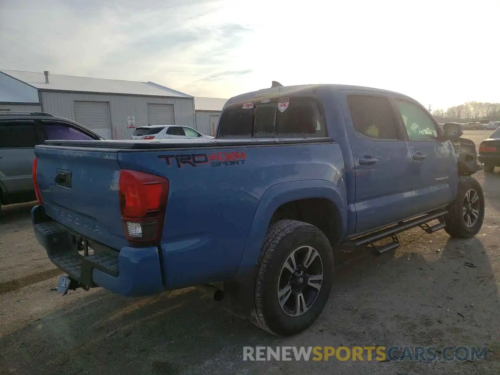 4 Фотография поврежденного автомобиля 5TFCZ5AN2KX182031 TOYOTA TACOMA 2019