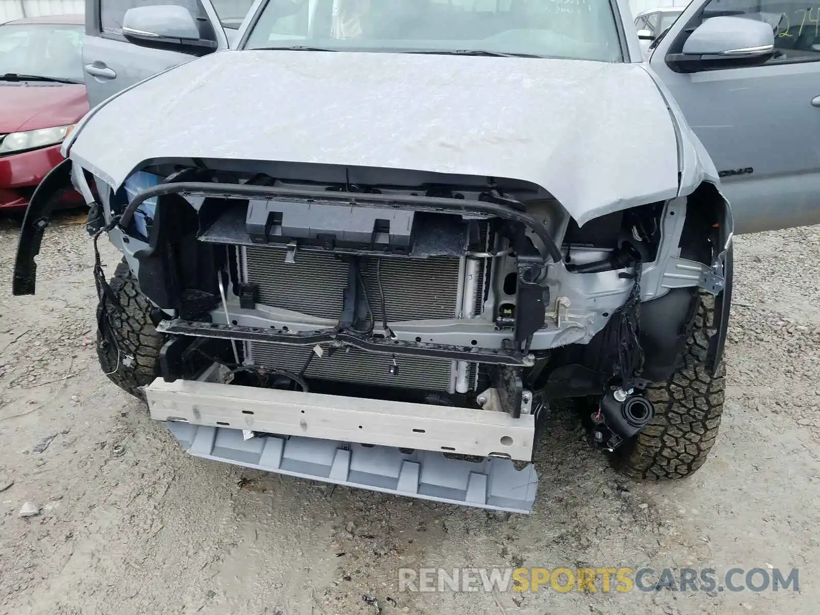 9 Photograph of a damaged car 5TFCZ5AN2KX184233 TOYOTA TACOMA 2019