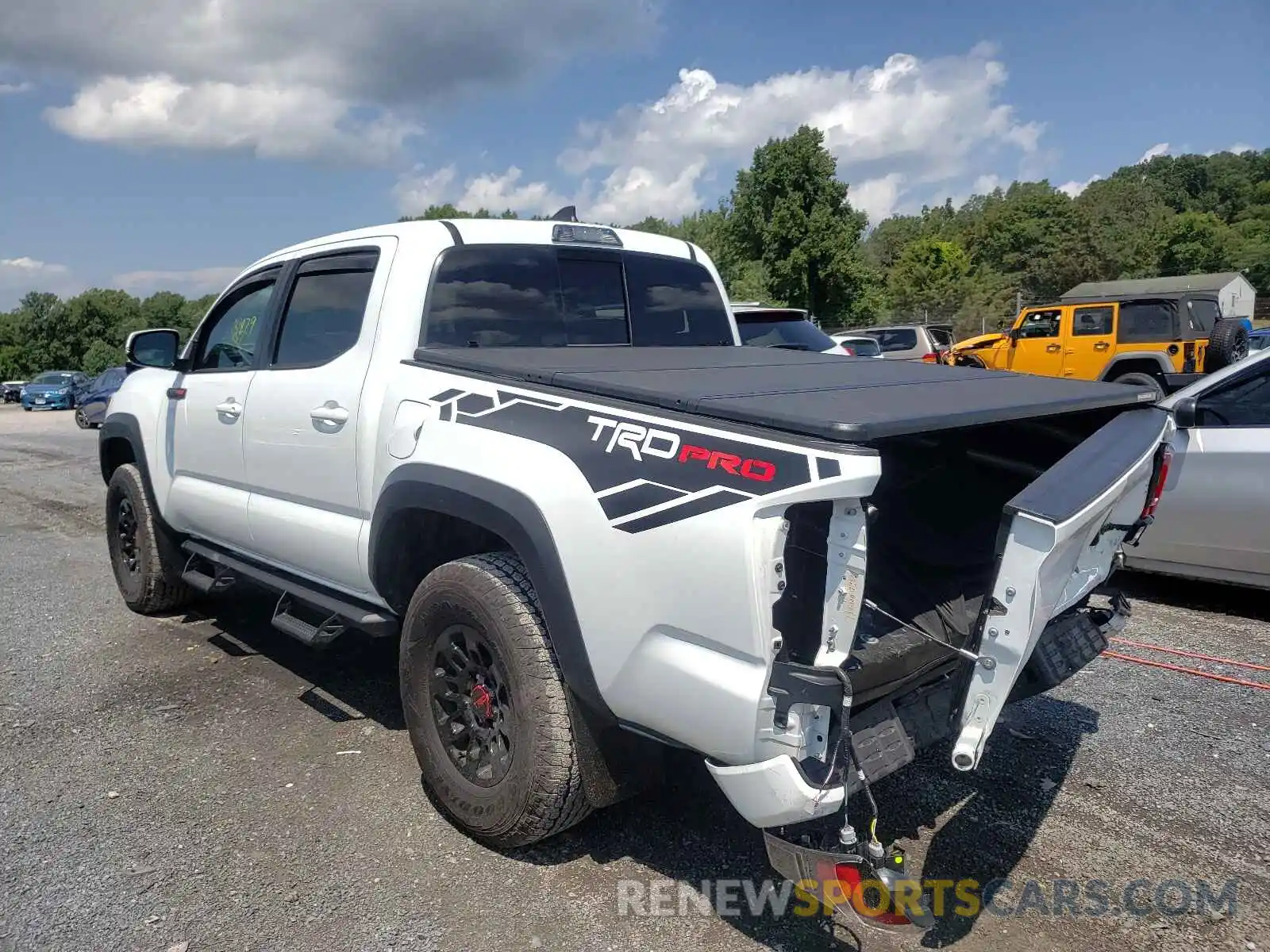 3 Фотография поврежденного автомобиля 5TFCZ5AN2KX186788 TOYOTA TACOMA 2019