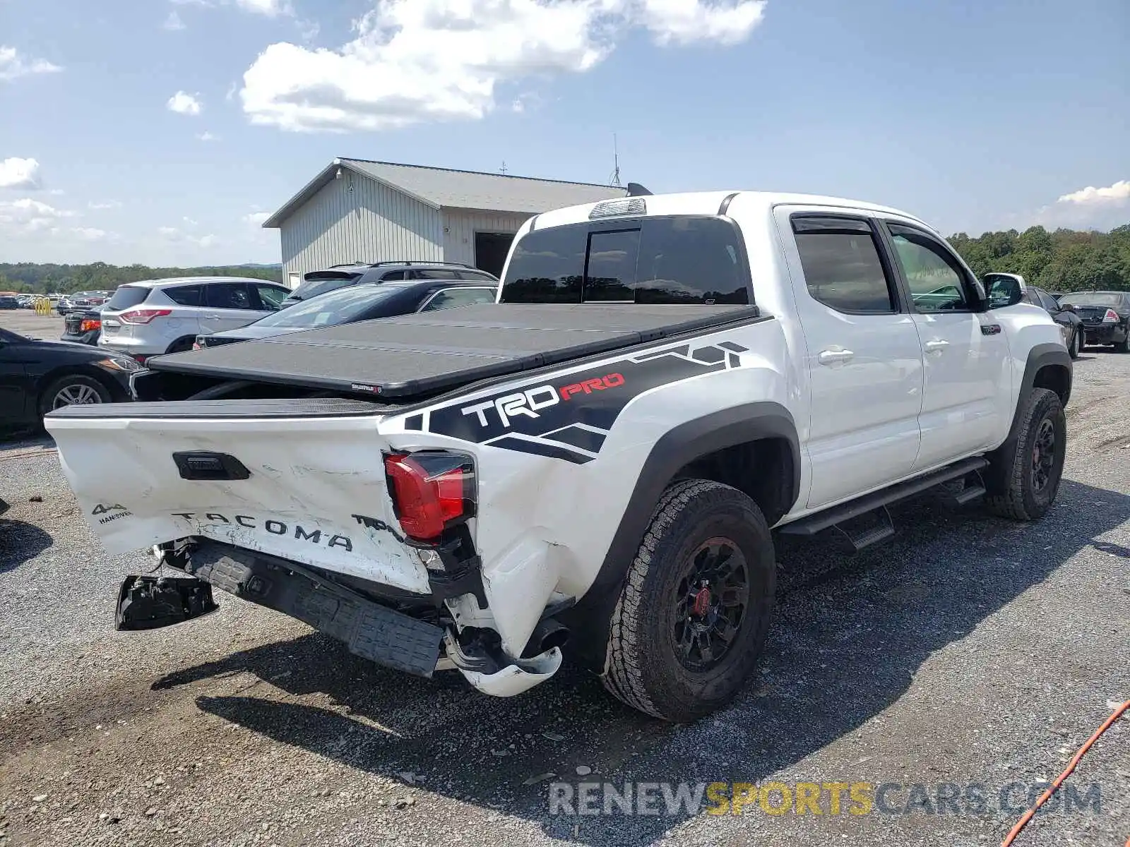 4 Фотография поврежденного автомобиля 5TFCZ5AN2KX186788 TOYOTA TACOMA 2019