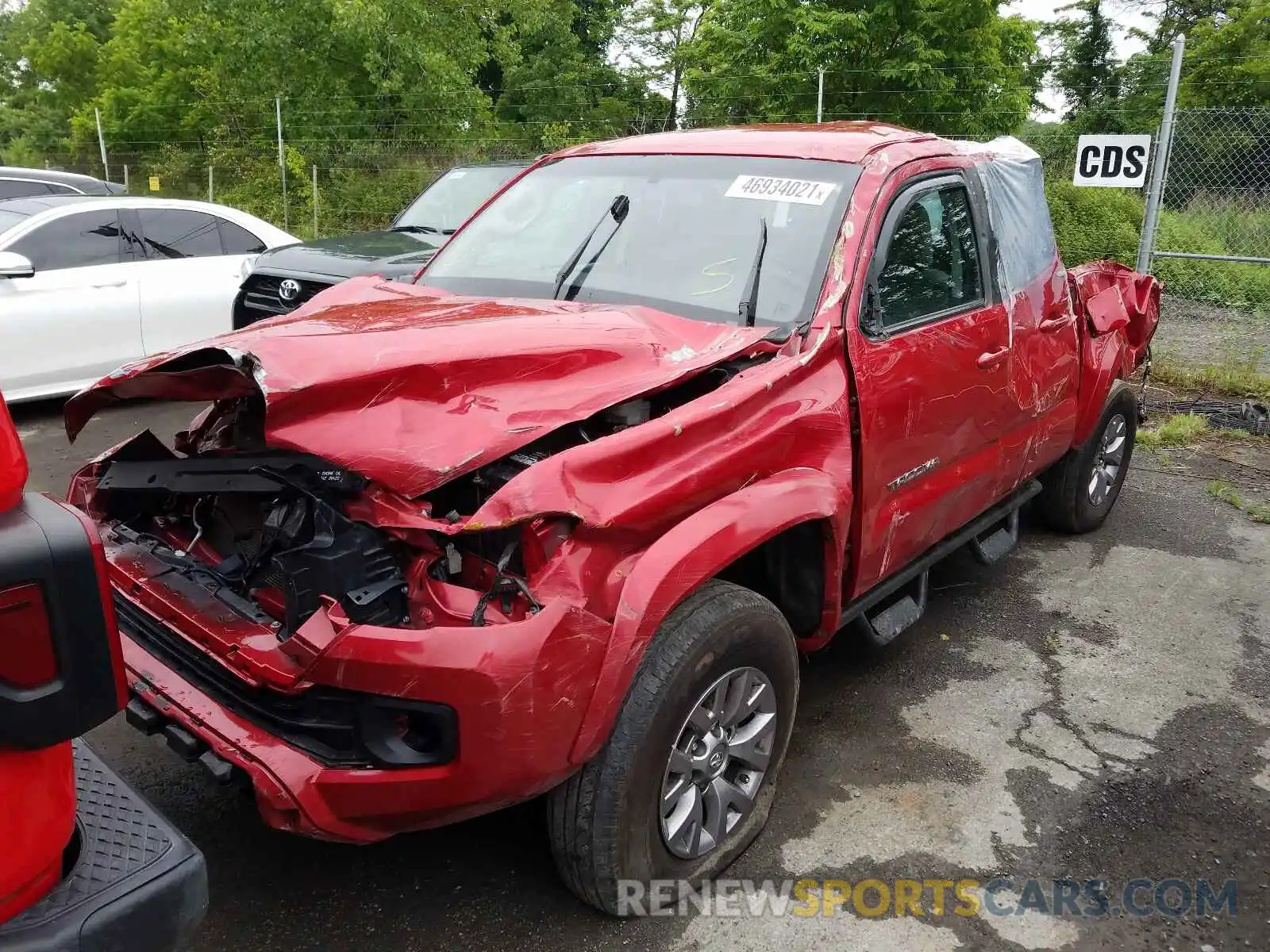 2 Photograph of a damaged car 5TFCZ5AN2KX190470 TOYOTA TACOMA 2019