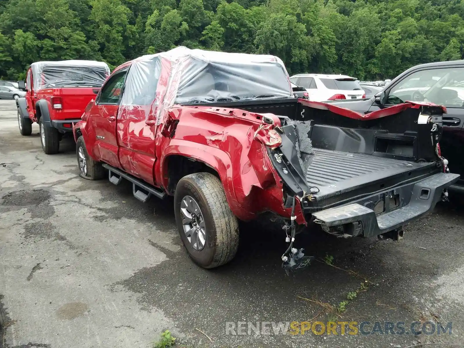 3 Photograph of a damaged car 5TFCZ5AN2KX190470 TOYOTA TACOMA 2019