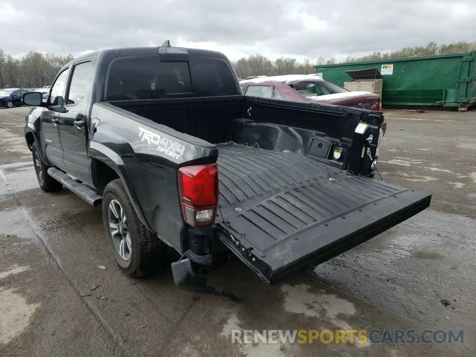 3 Фотография поврежденного автомобиля 5TFCZ5AN2KX191120 TOYOTA TACOMA 2019