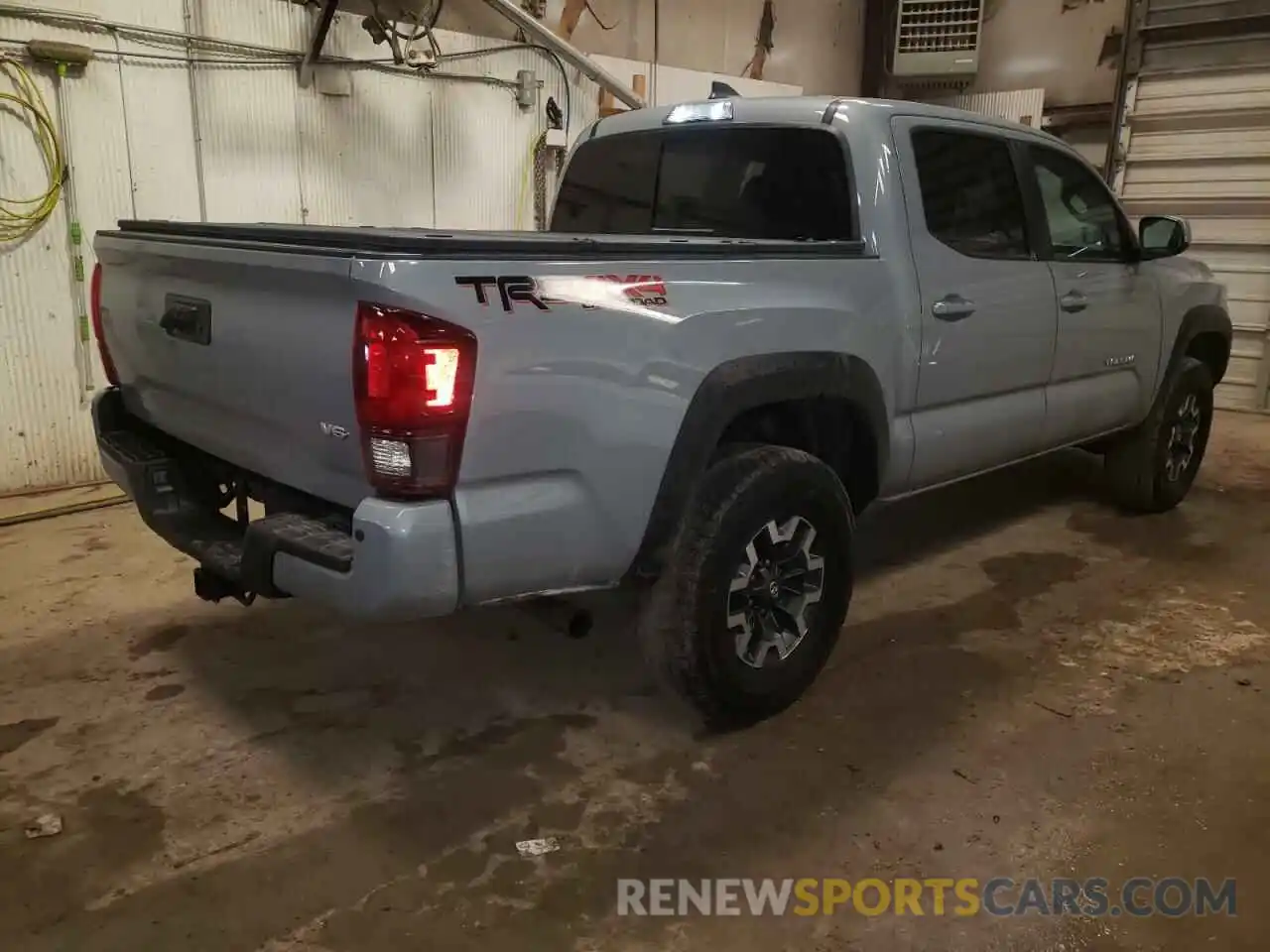 4 Фотография поврежденного автомобиля 5TFCZ5AN2KX191201 TOYOTA TACOMA 2019