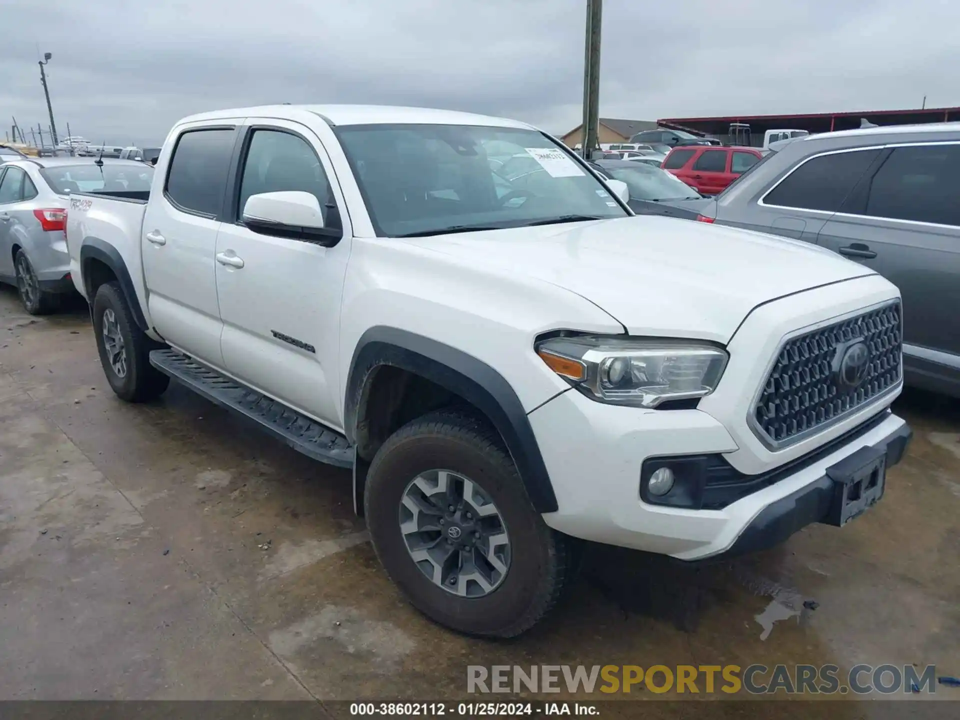 1 Фотография поврежденного автомобиля 5TFCZ5AN2KX193109 TOYOTA TACOMA 2019