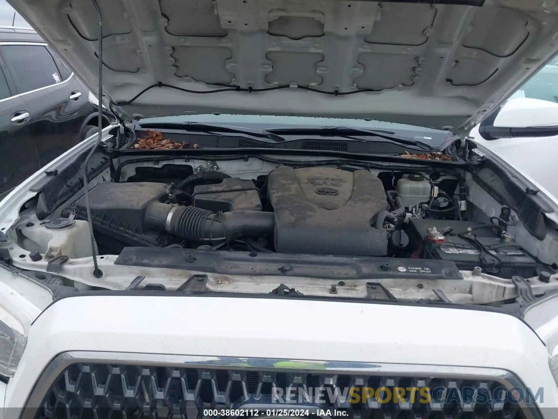 10 Photograph of a damaged car 5TFCZ5AN2KX193109 TOYOTA TACOMA 2019